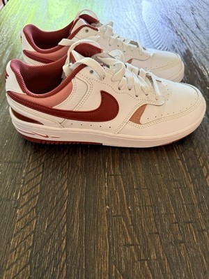 Women s Size 7 Nike Gamma Force Desert Berry Sneaker Streetwear Low Top Casual
