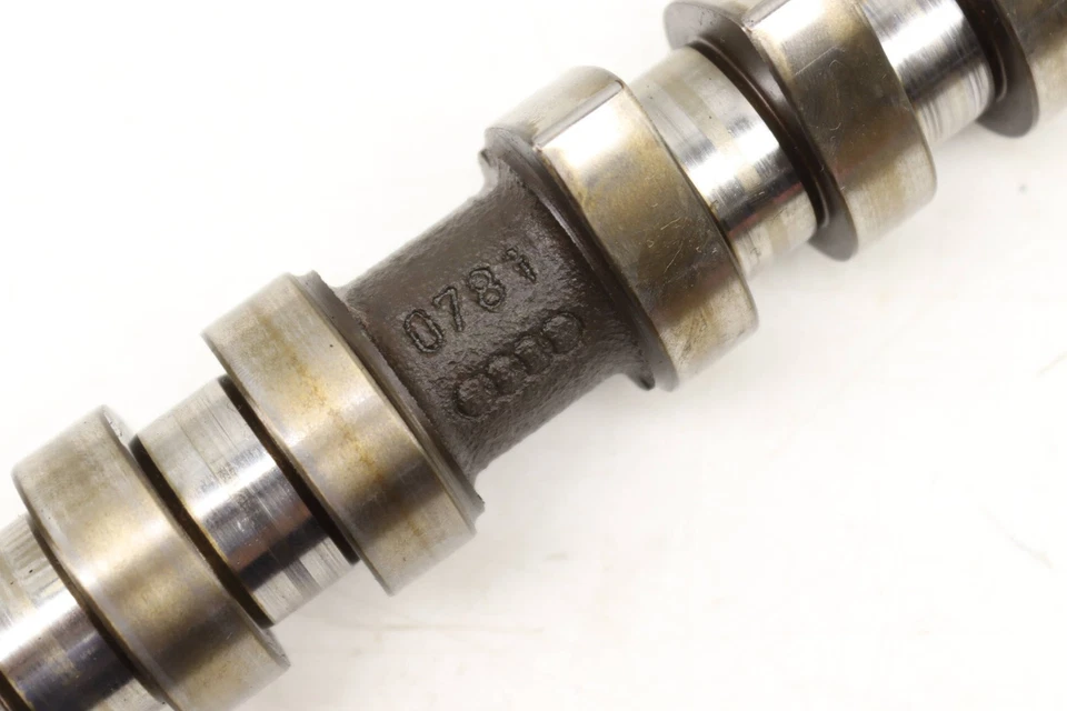 AUDI S4 2000-2002 2,7 L - cámara de admisión izquierda / árbol de levas 078109021Q Foto 2 de 4