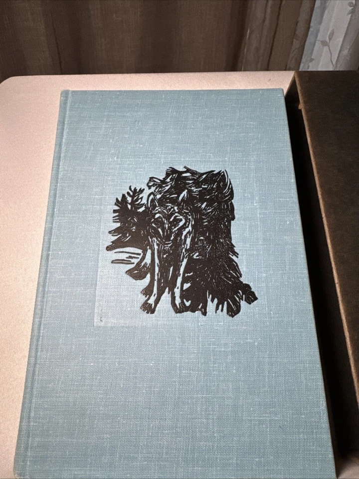 White Fang | by Jack London | 1973 | Heritage Press | HC Slipcase | Sandglass Foto 2 de 4