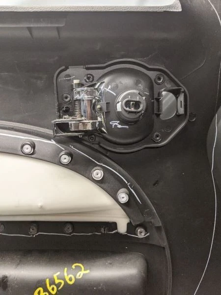 HHR 2009 Front Door Trim Panel 334145 — 第 4/4 张图片