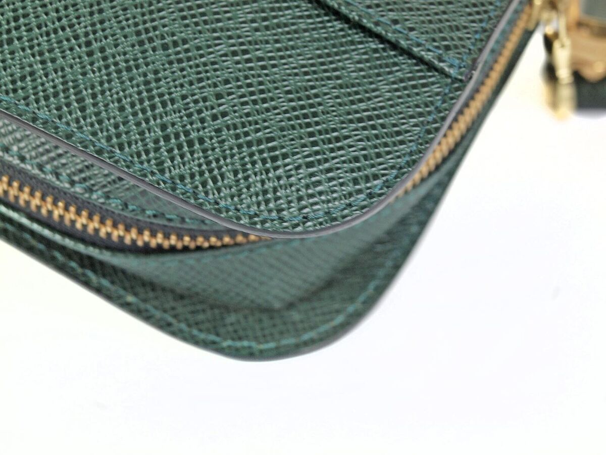 LOUIS VUITTON Taiga Green Leather Baikal M30182 Accessories LOUIS VUITTON Taiga Green Leather Baikal M30182 Accessories