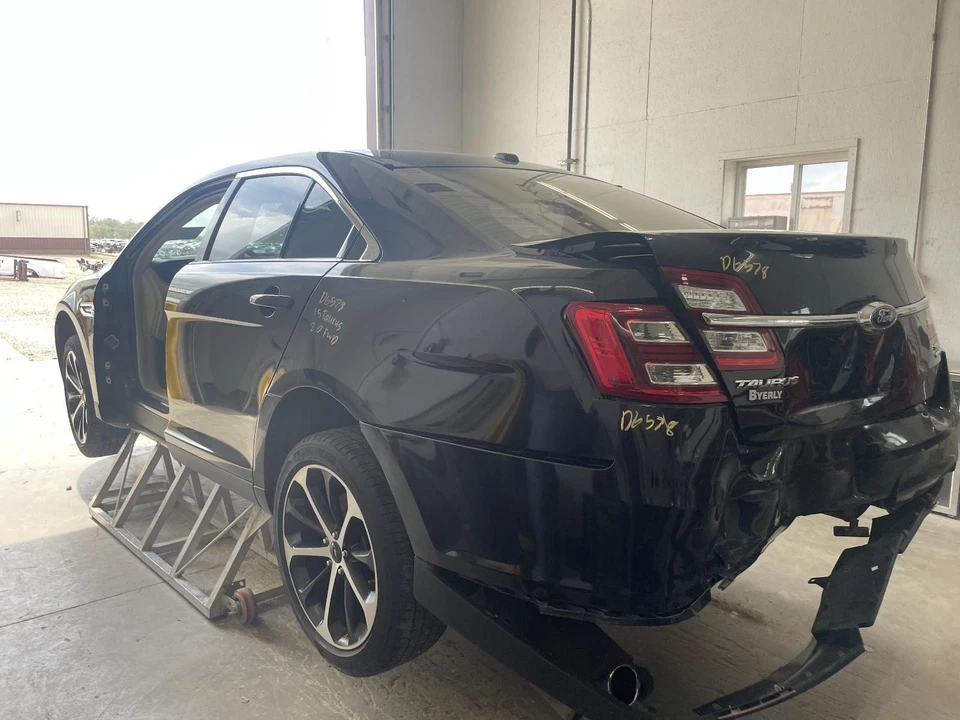 Conjunto de bomba y motor ABS usado se adapta a: montaje Ford Taurus 2015 desde 08/05/13 G Foto 2 de 4