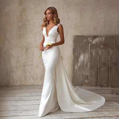 Bridal Wedding Dress White Long with Tail New wedding dress High Design UK New - Picture 3 of 24