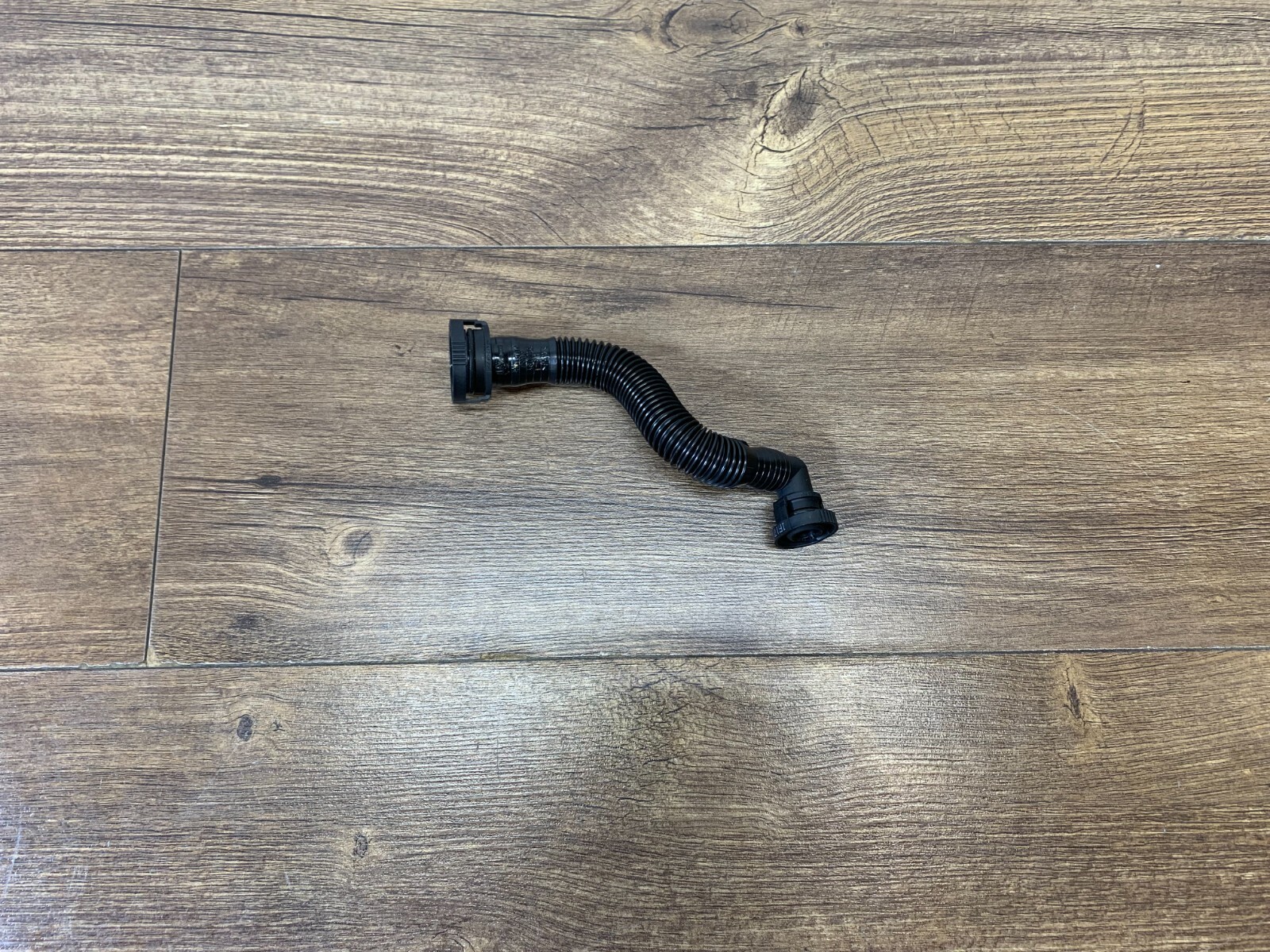 2014-20 Audi R8 5.2L FSI V10 Engine Cylinder Head Breather Tube Pipe 4S0-103-211