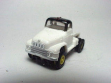 VIBRATOR WHITE SEMI TRUCK CAB ROOF. MOLDED PLASTIC .