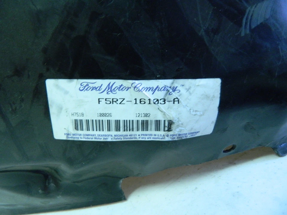 Nuevo guardabarros delantero Ford Mercury 1995-1997 fabricante de equipos originales revestimiento protector contra salpicaduras lado izquierdo  Foto 3 de 3