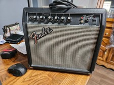 FENDER FRONTMAN 15G GUITAR AMPLIFIER IN BLACK AND SILVER EXCELLENT CONDITION