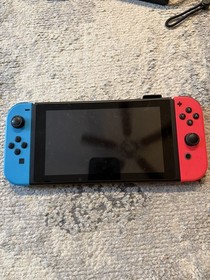 Nintendo Switch HAC-001(-01) 32GB Console with Gray Joy‑Con: Used