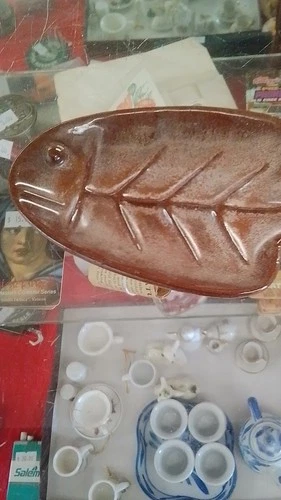 Frankoma Brown Ceramic Fish-Shaped Glossy Dish Pottery Animal Pattern 196