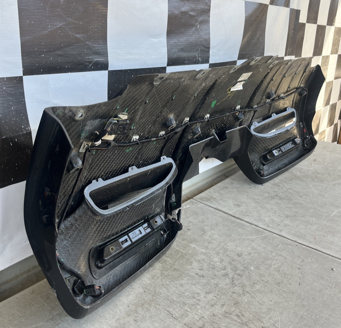 2021  - 2024 Ferrari SF90 Rear Carbon Lower Diffuser Used Oem FRB5C0008000