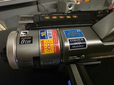 Sony Handycam DCR-TRV110E Digital8 camcorder - Japan  - Working  - Bild 1 von 4
