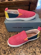 TOMS Luca Magenta Wavy Quilted Microsuede 1.5 girl youth