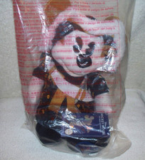 DISNEY MICKEY MOUSE MAIN ATTRACTION PIRATES OF THE CARIBBEAN PLUSH NW 2/12