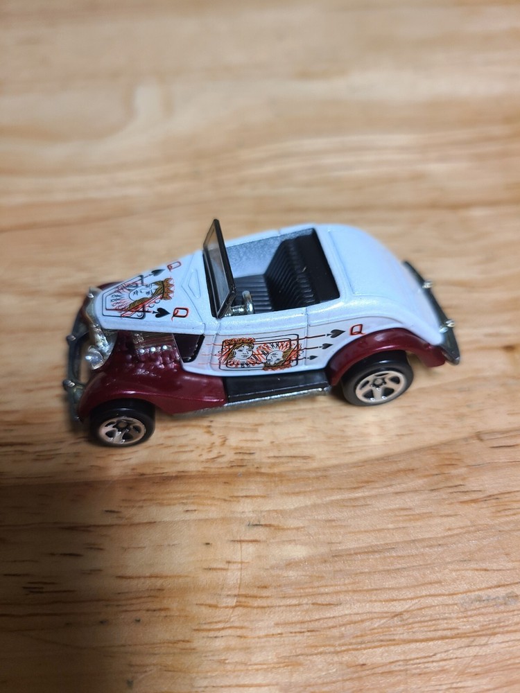 Hot Wheels 1933 Ford 1996 Trump Cars 4/4, Queen of Spades, Race & Win.