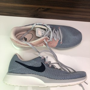 nike women's tanjun racer running shoes