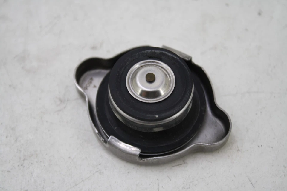 Honda NM4 2015 2016 2018 TAPA RADIADOR NC700JD OEM TAPACUBOS SELLOS ENFRIADOR DE AGUA Foto 3 de 4