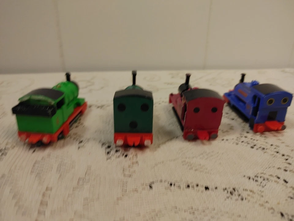 Lote De 8 LOTE Y De Colección ERTL Varios Años Thomas The Tank Engine & Friends Foto 4 de 4