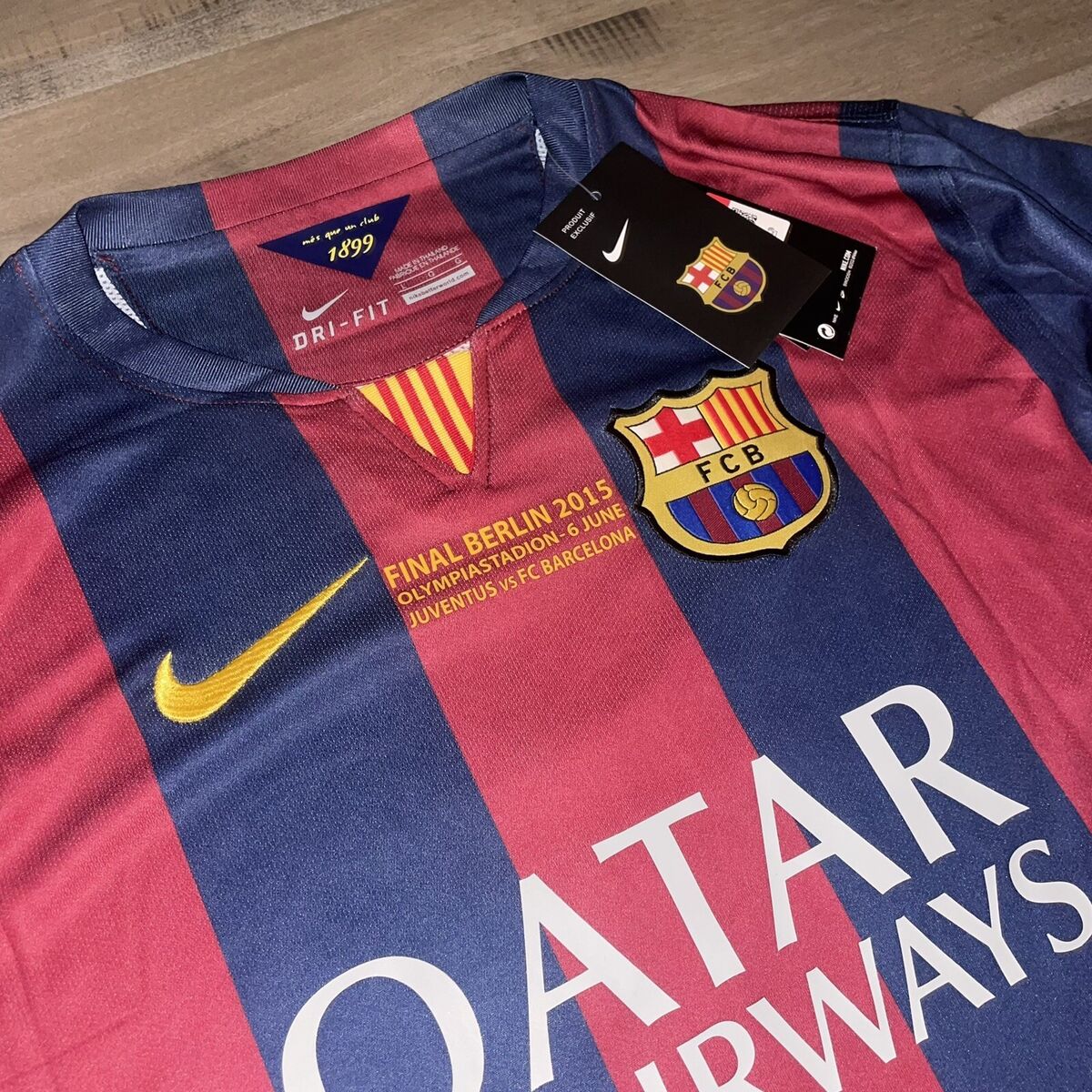 Messi #10 Barcelona 2015 Retro Champions League Final Kit Messi #10 Barcelona 2015 Retro Champions League Final Kit
