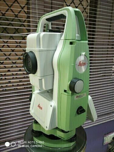Leica TS03 Total Station 5