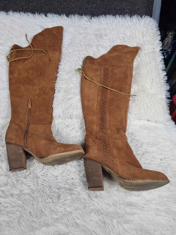 Vintage Sbicca Boots Womens Size 7.5 Suede Leather Heeled Zip Tall Collection - Image 4 of 4
