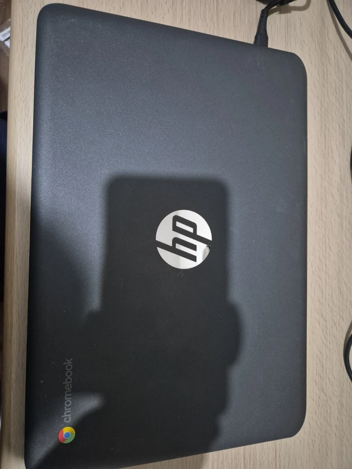 HP Chromebook 11a-nb0000na - Excellent Condition - Charger - Google Play - Image 2 of 4