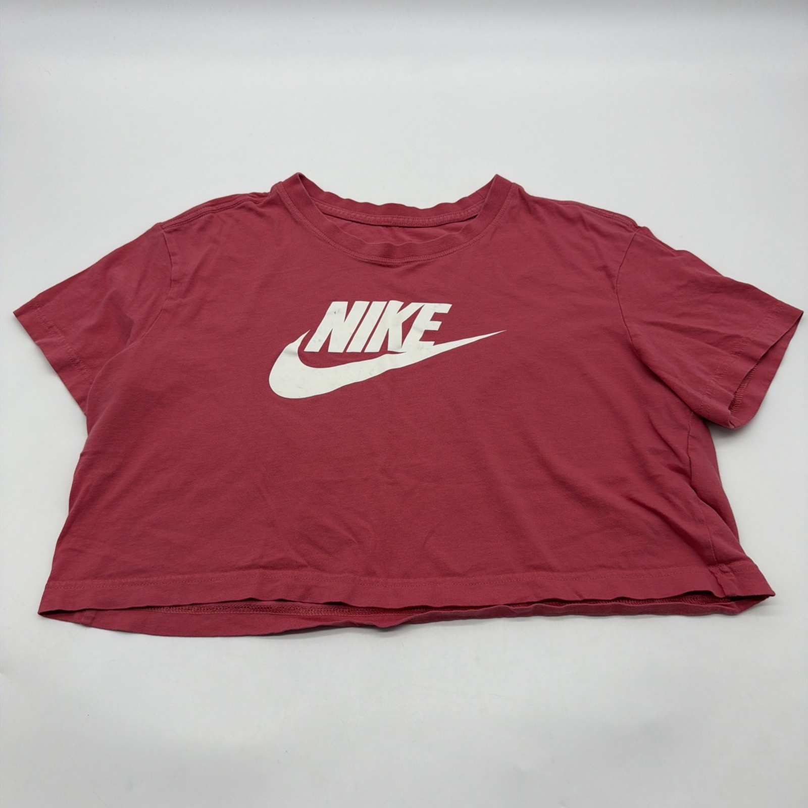 Nike The Nike Tee Cropped T-shirt Womens M Red Graphic Print Logo.#40359