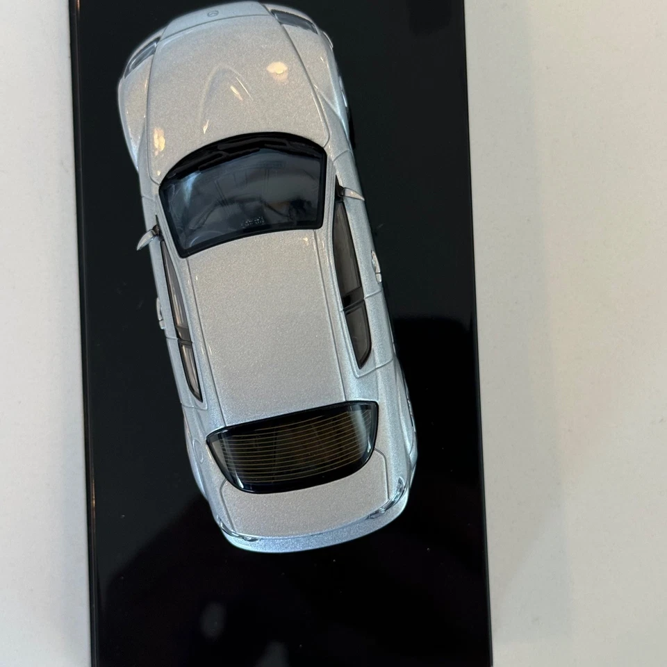AUTOart 1:43 Mazda RX 8 (2003) - Plateado Metálico - DieCast - Caja de presentación Foto 3 de 4