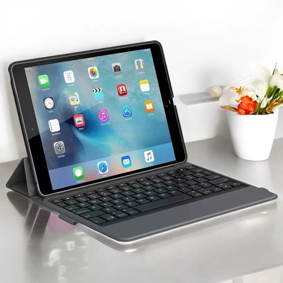 ZAGG iPad Air 2 (9.7-inch, 2nd Generation, 2014) Smart Folio Case Keyboard Cover - Image 4 of 4