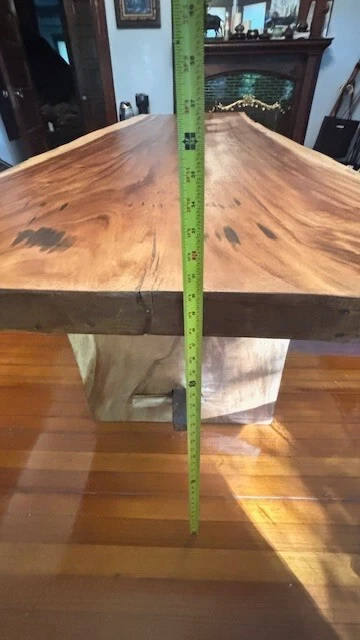 solid wood dining table - Image 2 of 4