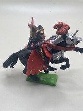 1971 Britains Ltd. Knight Figure Horse Black shield Colorful black Metal Stand