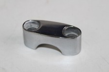 Lenkerklemmung Halter Suzuki Savage LS650 NP41B 89-01 Halbmond oben Riser Lenker