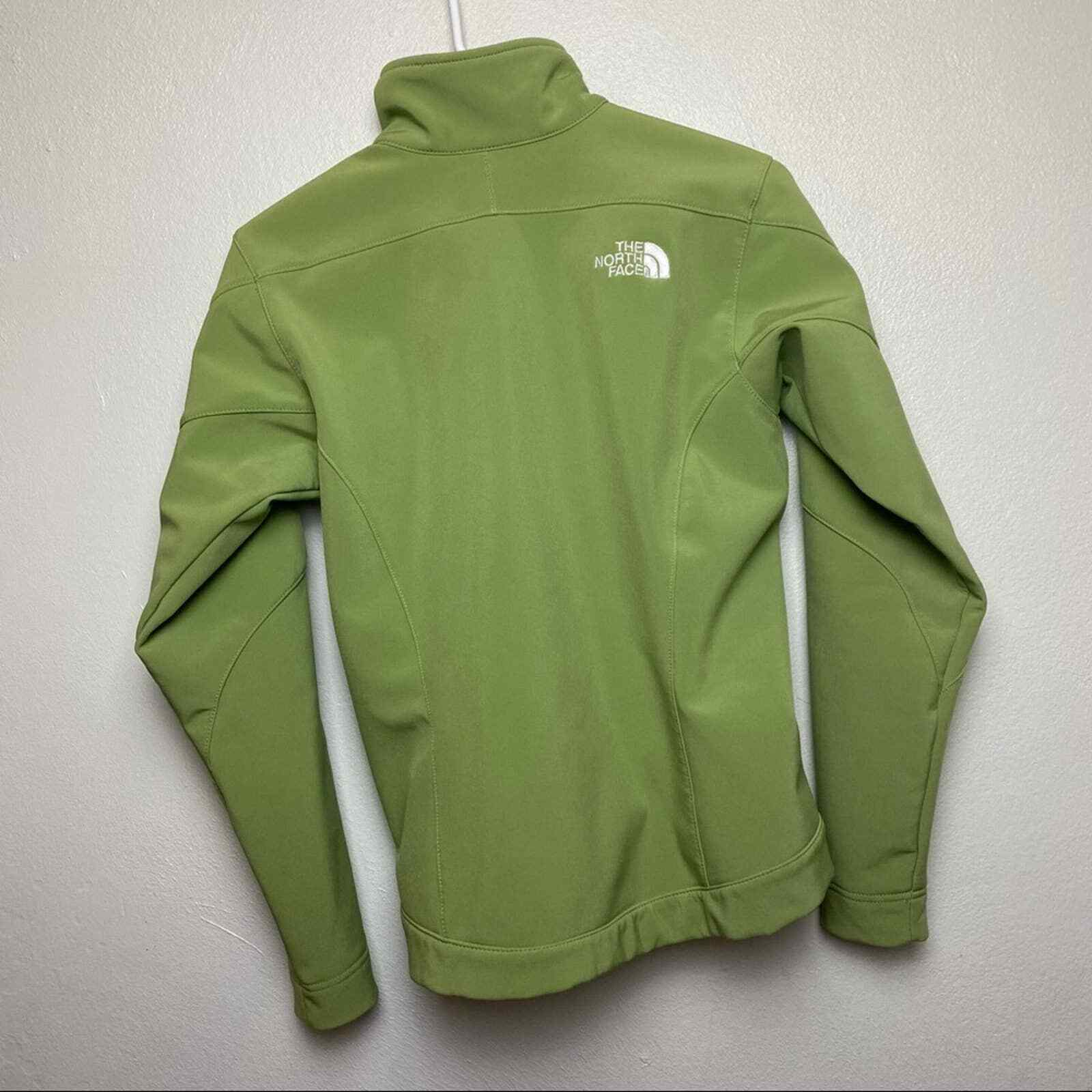 North Face Soft Shell Green Jacket - image 4