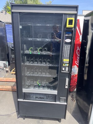 スナックベイカー KB1 700W　ワールド Crane National Vendors 430 Black - Vending Concepts