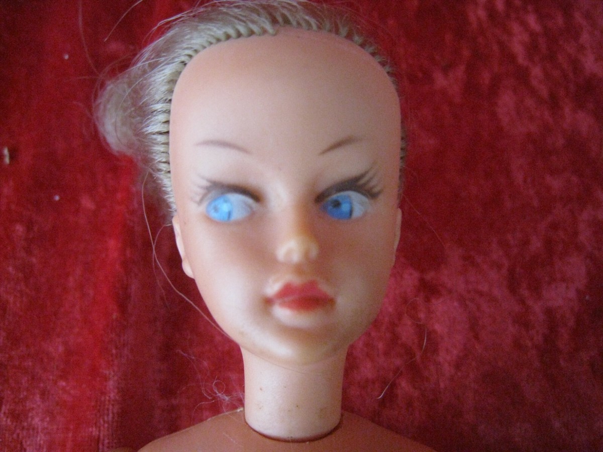 BELLA POUPÉE MANNEQUIN microbe marquée Bella18 07(chaussures, vêtements
