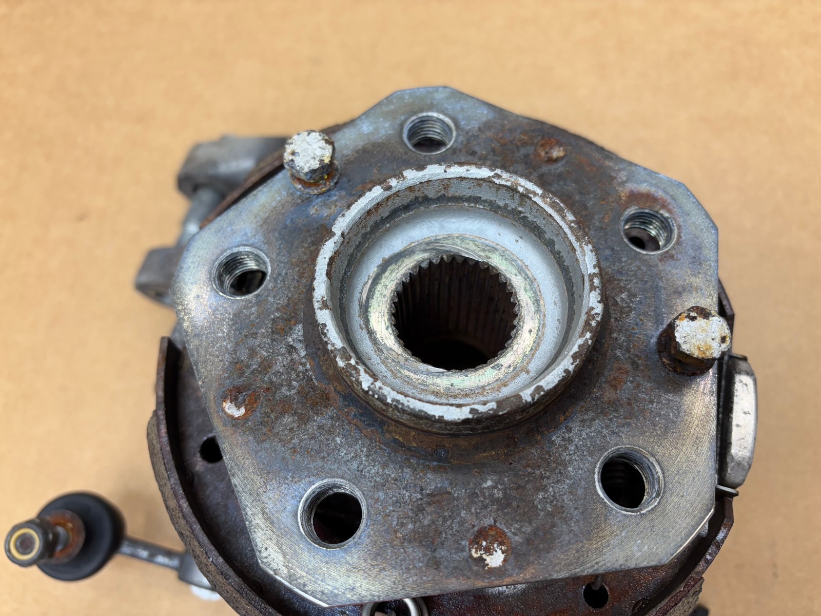 2006 Maserati Quattroporte Base Rear Right Spindle Knuckle Hub USED OEM 216246