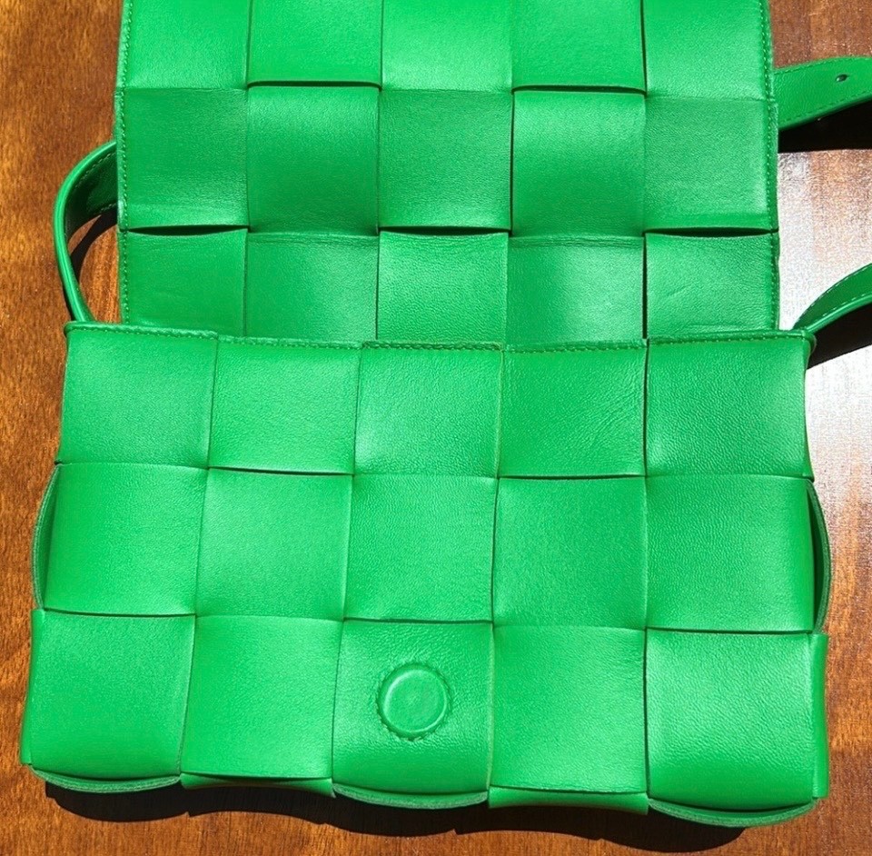Pre-authenticated new Bottega Veneta cassette bag with dust bag Green Crossbody thumbnail 14
