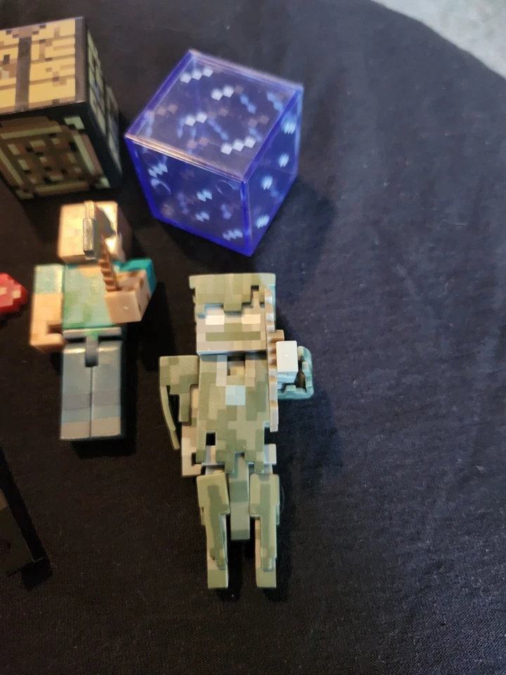 Mojang Jazwares Minecraft Figure Lot. 3 Complete Figures. Minecraft Figure Lot - Imagem 4 de 4