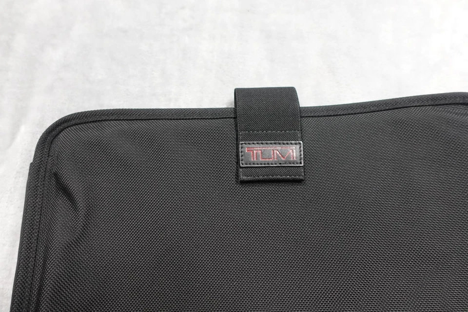 TUMI Negro Balístico Nylon Delgado Portafolio Laptop/Tablet Funda 10x14 Foto 2 de 4