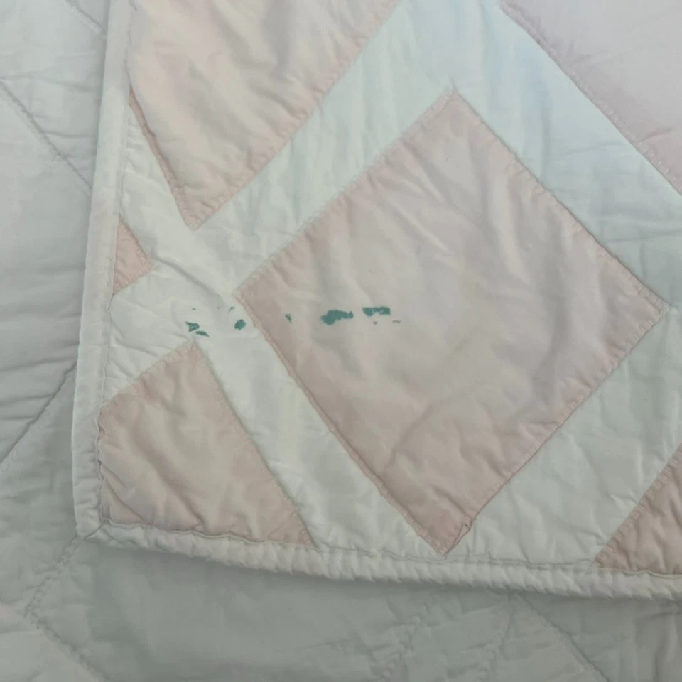 Edredón Serena & Lily Rosa Blanco Diamante Patrón Diagonal Reversible 94x87" Reina Foto 4 de 4