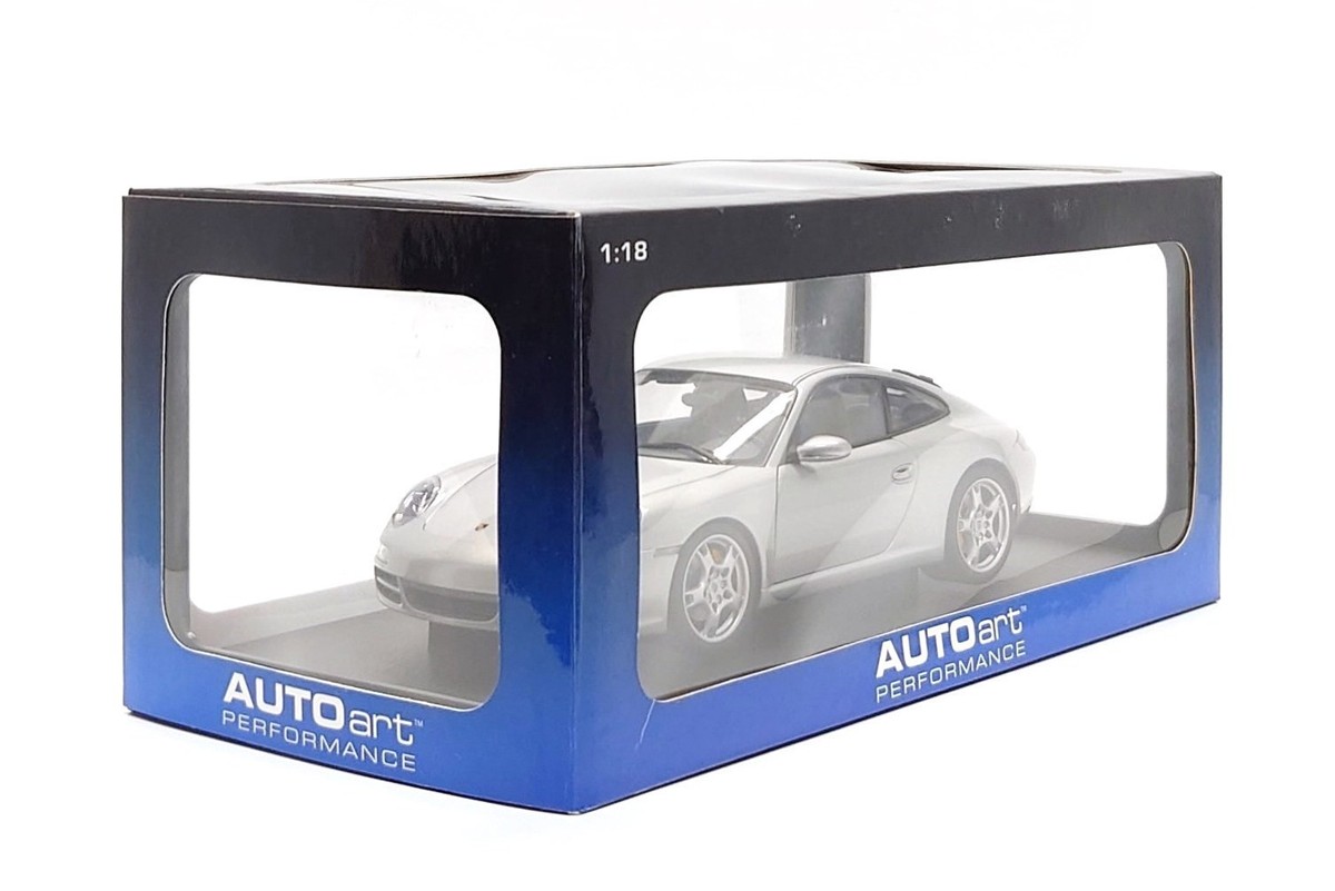AUTOart 1:18 Porsche 911 Carrera S (997) in Arctic Silver Metallic