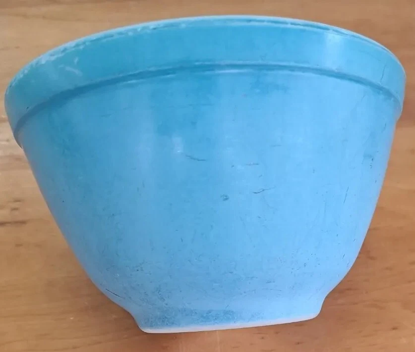 1950s Pyrex Small Blue Mixing Nesting Bowl 1.5Pt T.M. REG. U.S. PAT. OFF.  Good