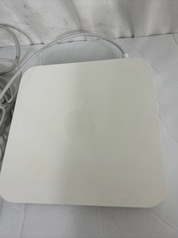 Apple Airport Extreme Base Station A1354 WiFi Router 4th Gen with Power Cord - Image 2 of 4
