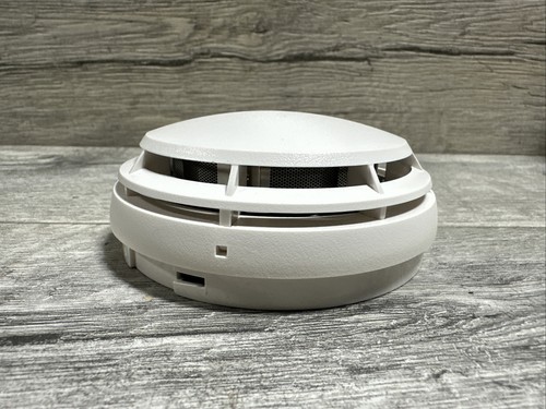 Simplex 4098-9714 Addressable TrueAlarm Smoke Detector #N30-15 - Picture 2 of 3