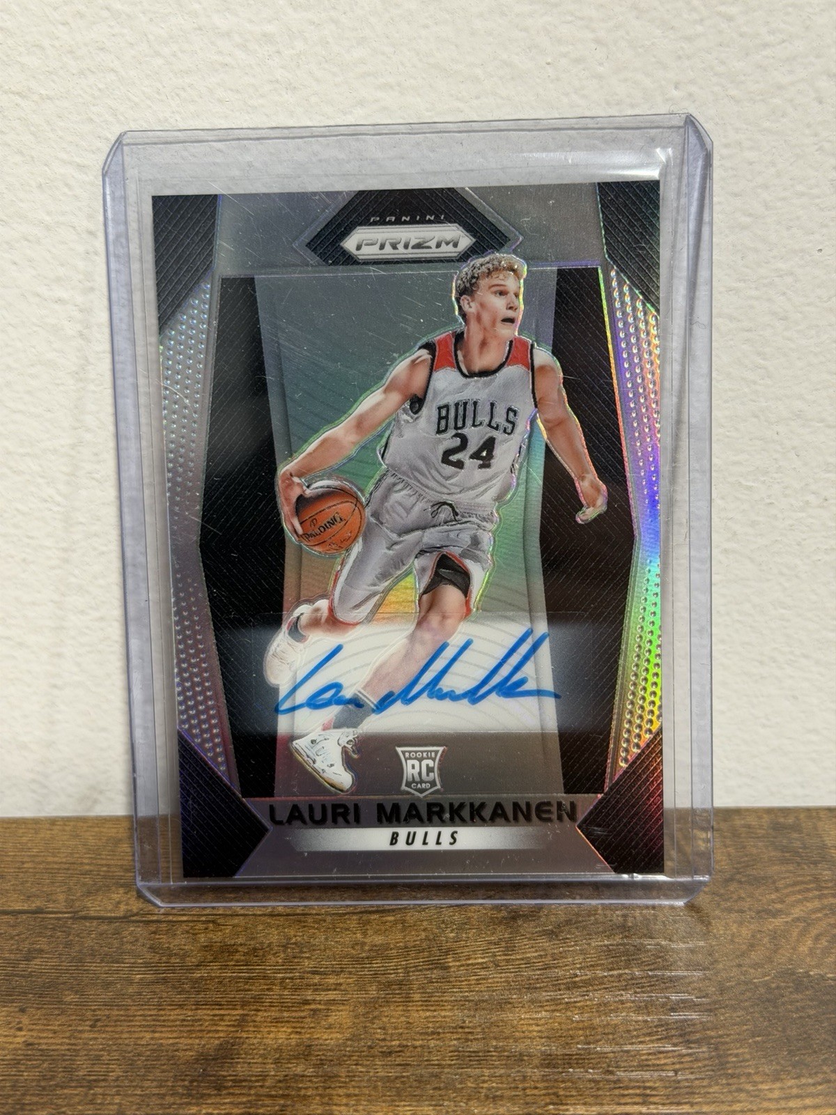 2017-18 Panini Prizm Lauri Markkanen RC Silver Auto #247