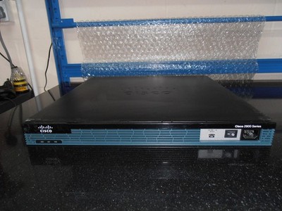 Cisco 2901 IS Router ipbasek9 + securityk9 Lizenz mit PWR-2901-POE
