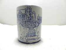 Louisville Stoneware Coffee Mug St James Court Water Fountain Blue Vintage ￼