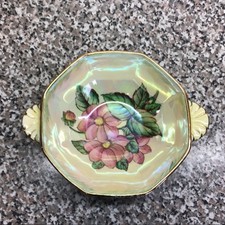 MALING POTTERY LUSTRE DAHLIA TWIN HANDLED BOWL - FULLY GILDED - CIRCA 1960.