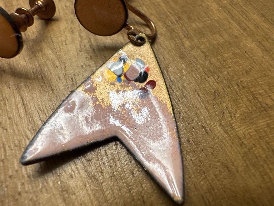 Brincos vintage modernistas esmalte cobre parafuso traseiro design abstrato rosa - Imagem 4 de 4