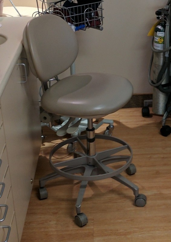 A-dec 1605 Doctor Stool – Excellent Condition