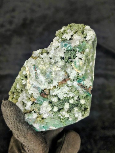 Natural beautifull marshy APOPHYLLITE WITH stilbite/okenite minerals specimens - Afbeelding 5 van 8